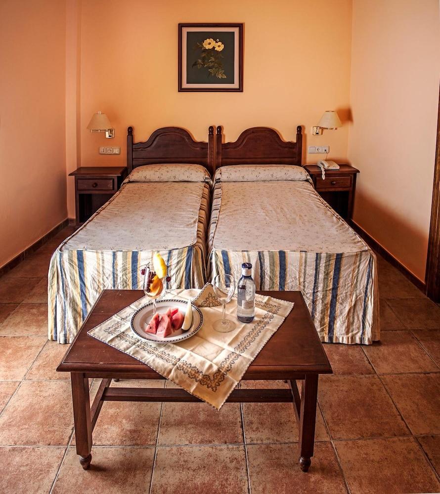 Albenzaire Hotel Asador Fuensanta  Buitenkant foto